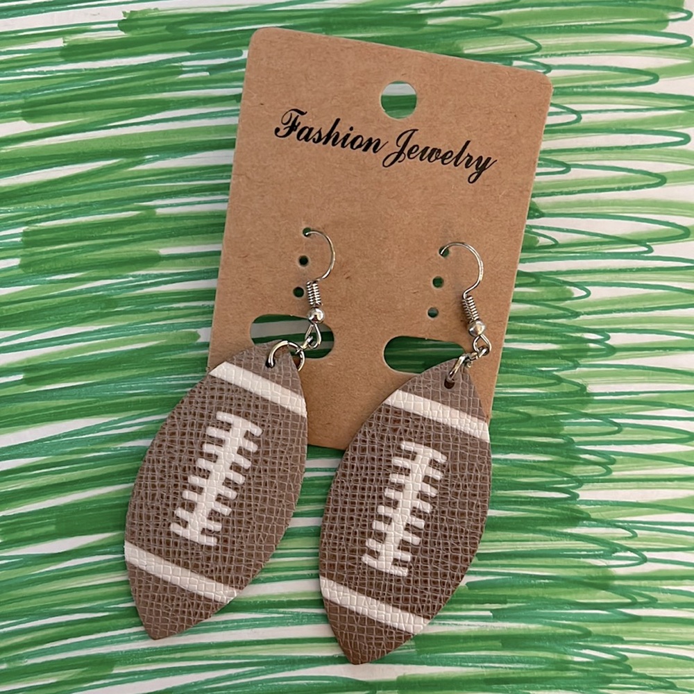 🏈 Football earrings 🙌🏼